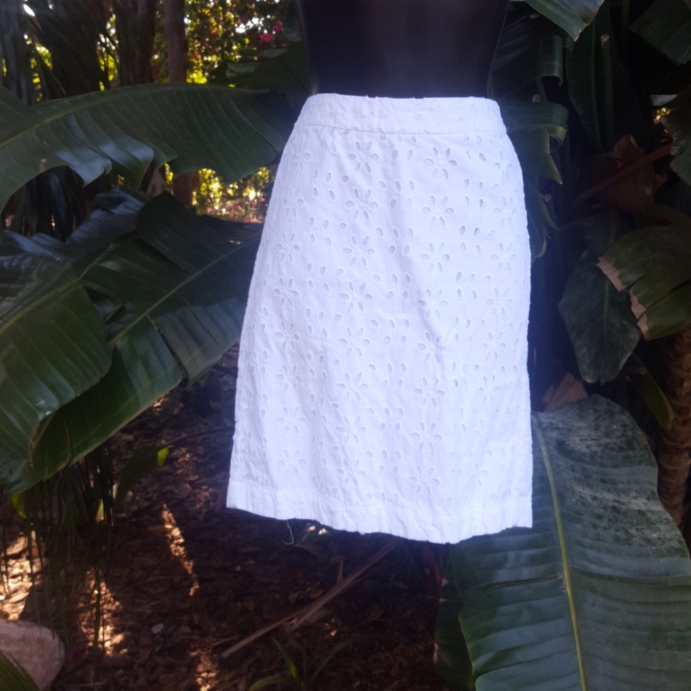 Eyelet pencil skirt